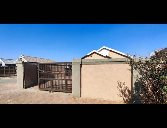 3 BEDROOM HOUSE FOR SALE IN WINDMILL PARK EXT